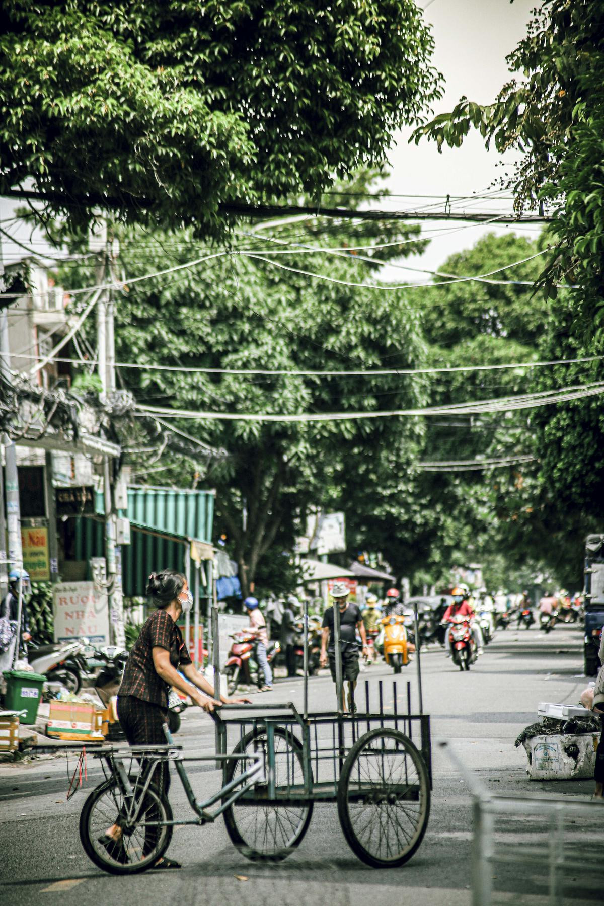 Có một Sài Gòn rất khác trong trạng thái... bình thường mới Ảnh 13