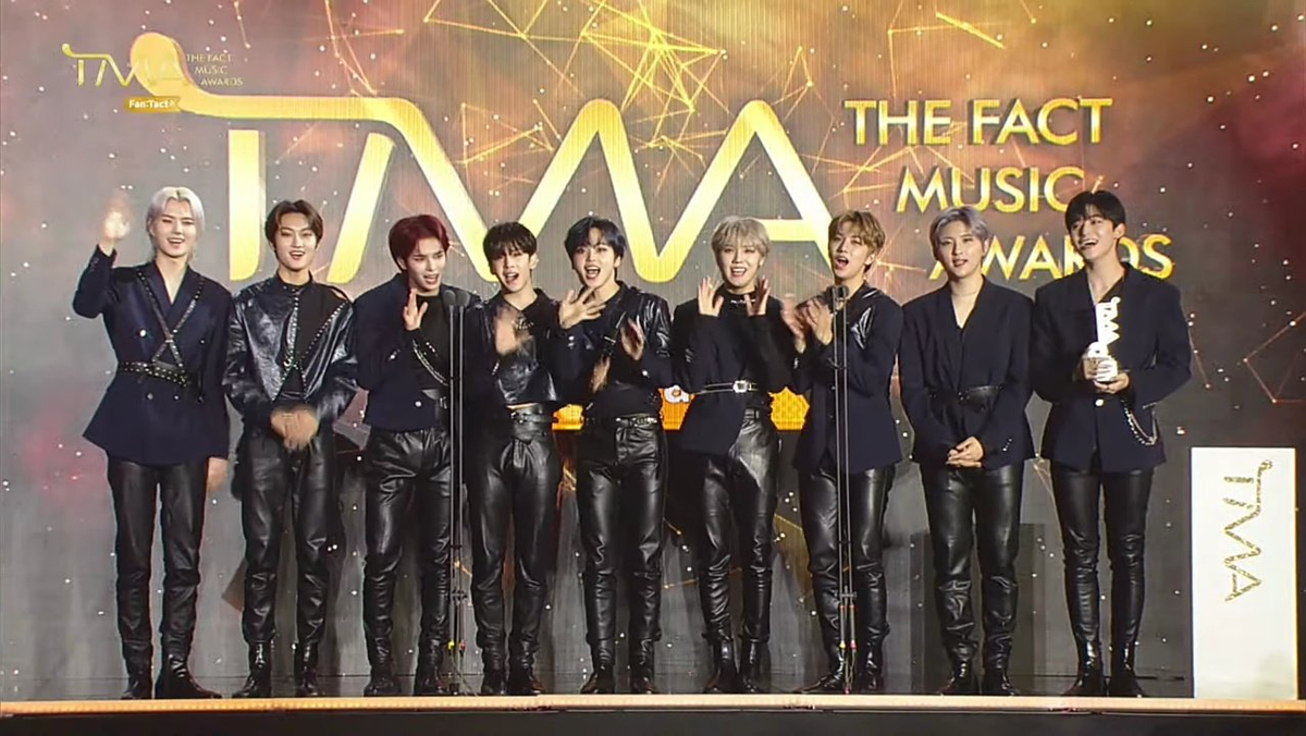 The Fact Music Awards 2021: BTS vẫn đại thắng, Super Junior và Seventeen gây ấn tượng Ảnh 13