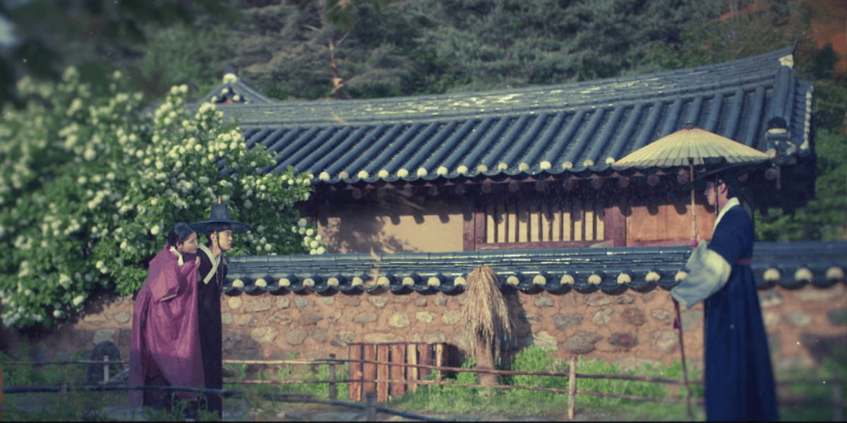 'Lovers Of The Red Sky' tập 7-8: Hai chàng trai đua nhau lấy lòng, tranh giành Kim Yoo Jung Ảnh 17