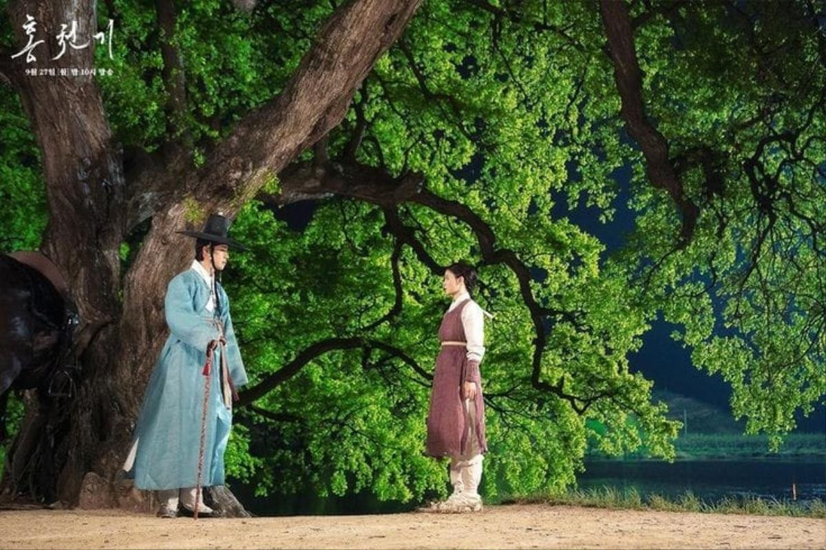 'Lovers of the Red Sky' tập 9: Ahn Hyo Seop cầu hôn Kim Yoo Jung bằng nhẫn ngọc bích? Ảnh 1