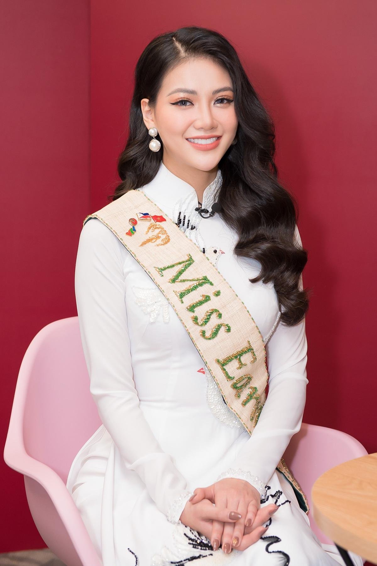 Miss Earth 2018 - Phương Khánh gây tranh cãi về quan điểm: 'Con gái không cần học nhiều' Ảnh 4