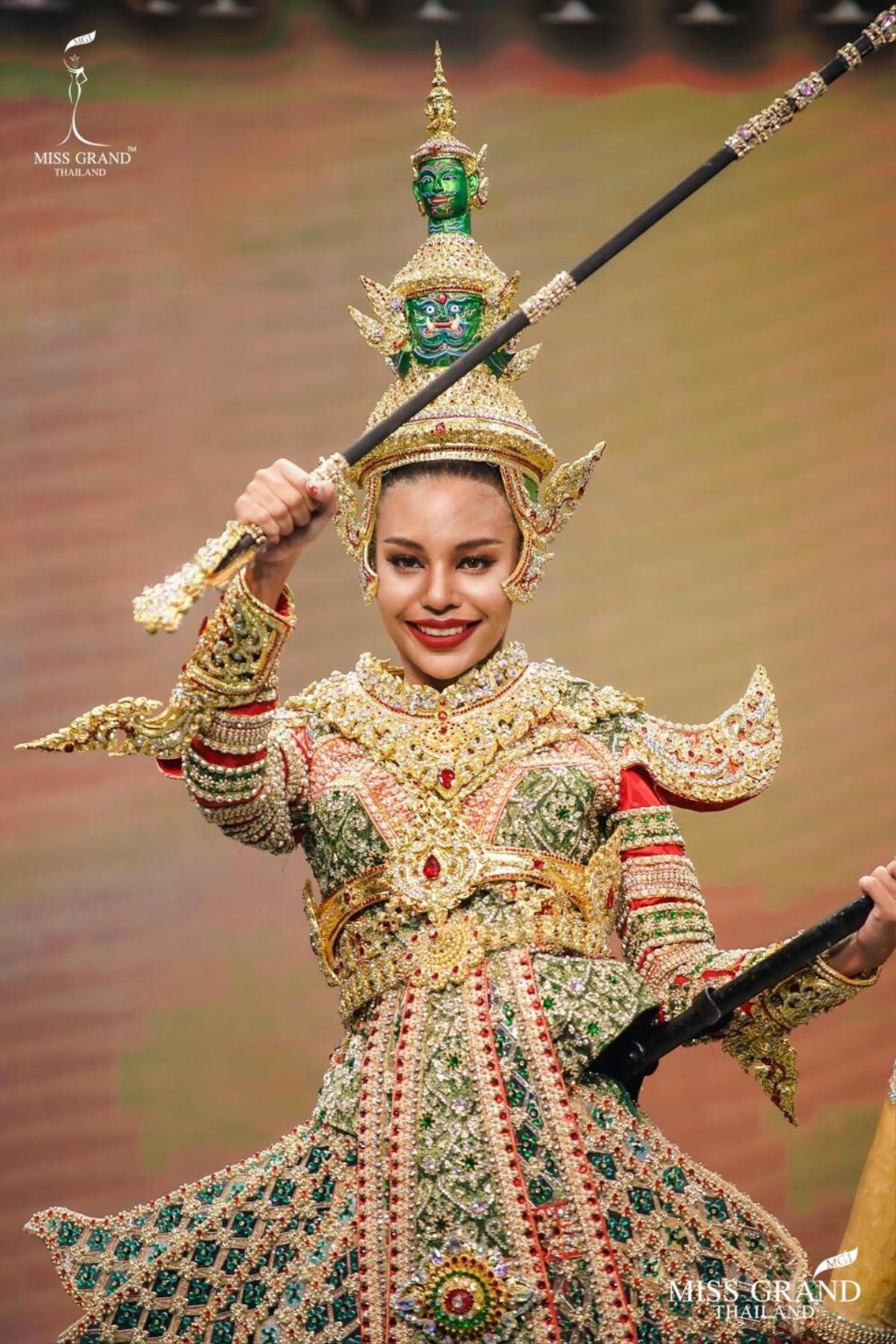 National Costume Thái Lan tại Miss Grand quá cầu kì: 'Thiên thần' của Thùy Tiên có bị lép vế? Ảnh 4