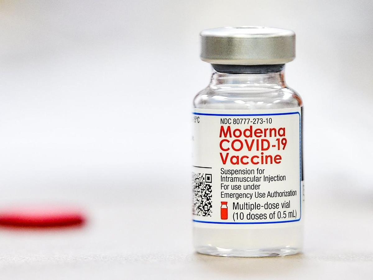 Iceland đình chỉ dùng vaccine Moderna phòng Covid-19 Ảnh 1