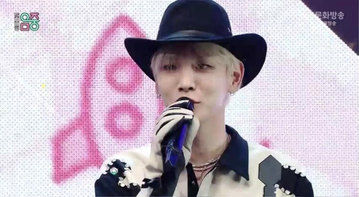 Key (SHINee) bật khóc nức nở từ sân khấu ra ngoài đường: Fan vừa cười vừa thương Ảnh 8