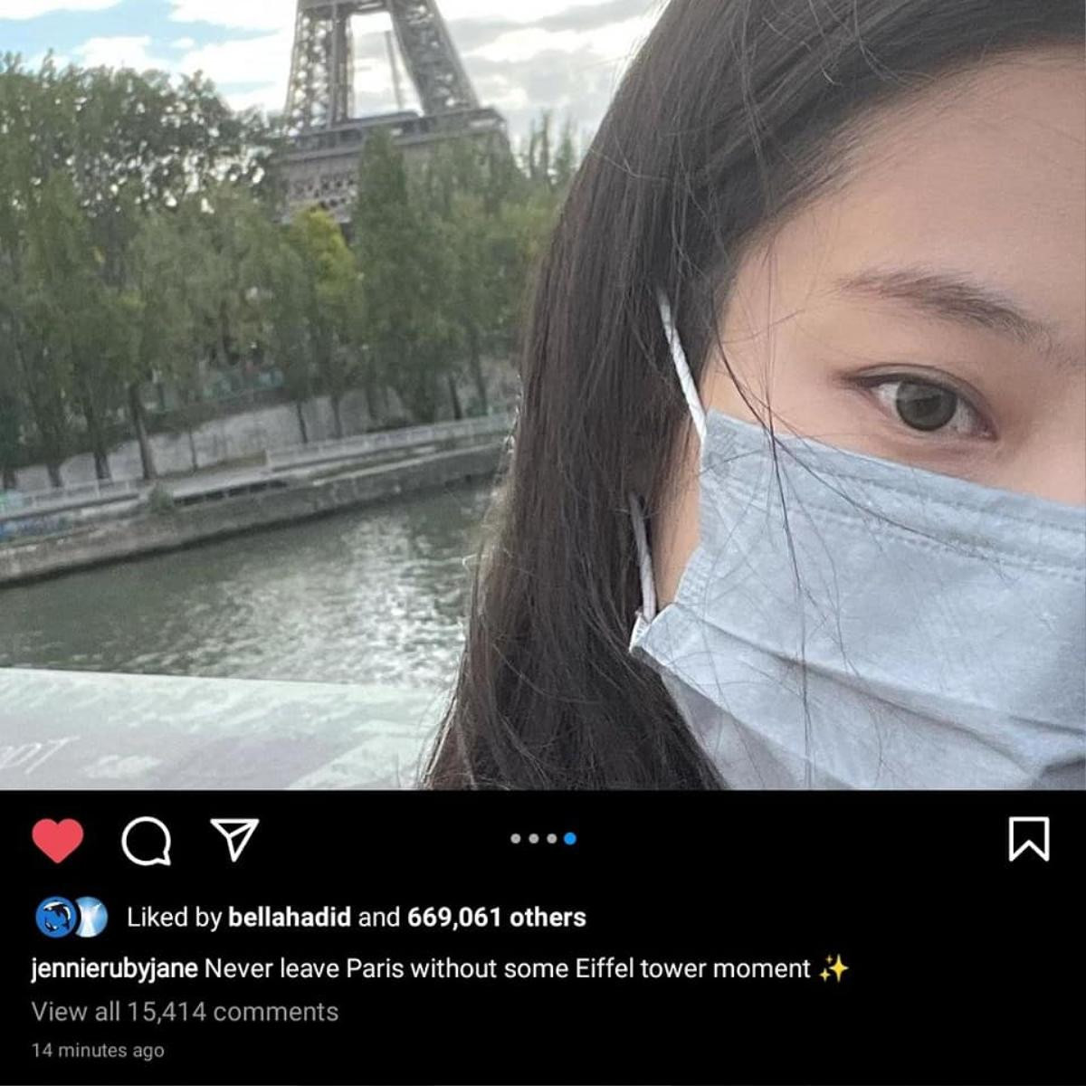 Jennie Black Pink mặc áo xuyên thấu chất lừ, tạo dáng trước tháp Eiffel Ảnh 4