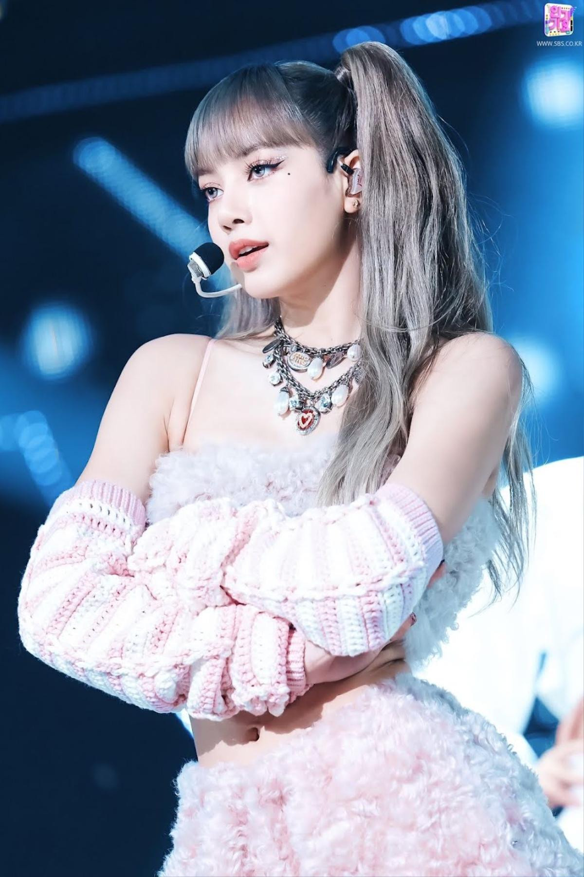 Lisa (BlackPink) chính thức hợp tác cùng DJ Snake và dàn sao đình đám, ngay từ teaser đã cực 'bánh cuốn' Ảnh 9