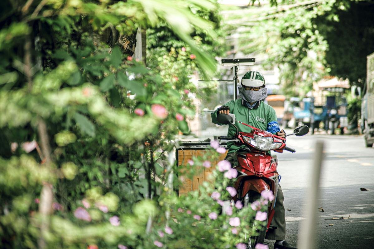 Nhịp sống 'bình thường mới' của người Sài Gòn: Đứng lên sau dịch bệnh Ảnh 3