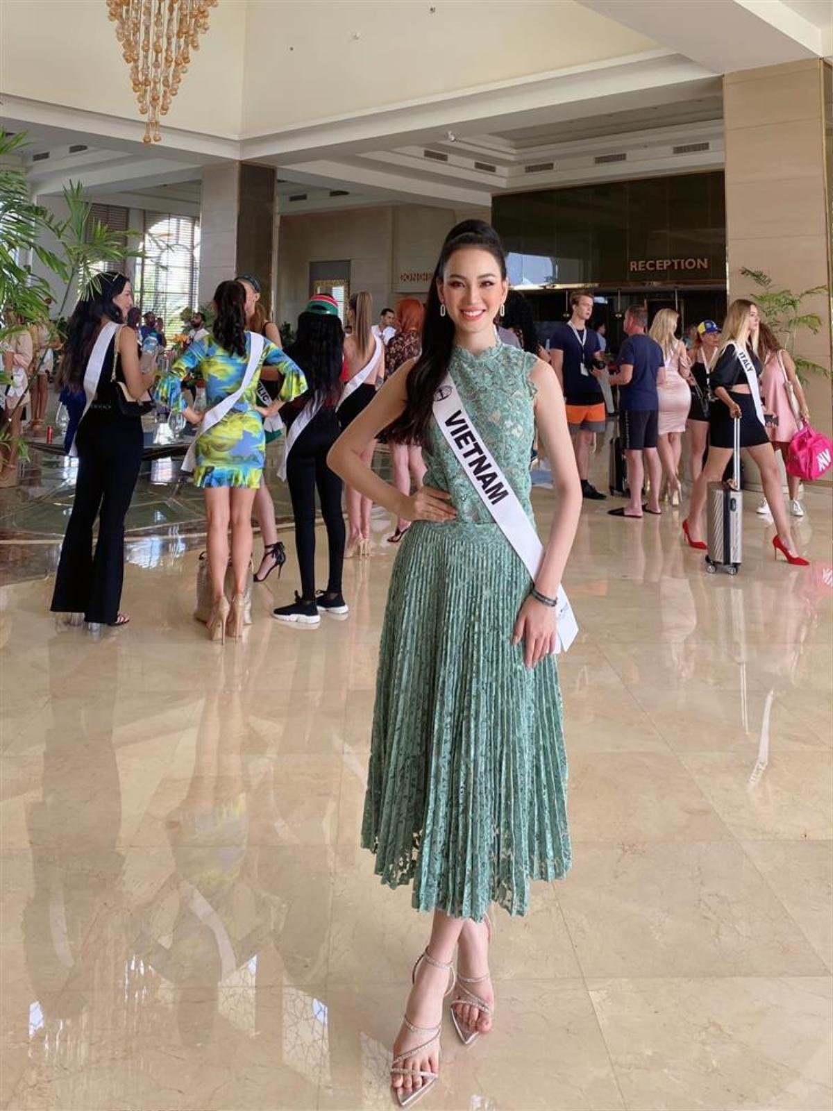 Diễn biến mới việc Ái Nhi bị hải quan giữ hành lý vì nghi buôn lậu khi đi thi Miss Intercontinental Ảnh 1