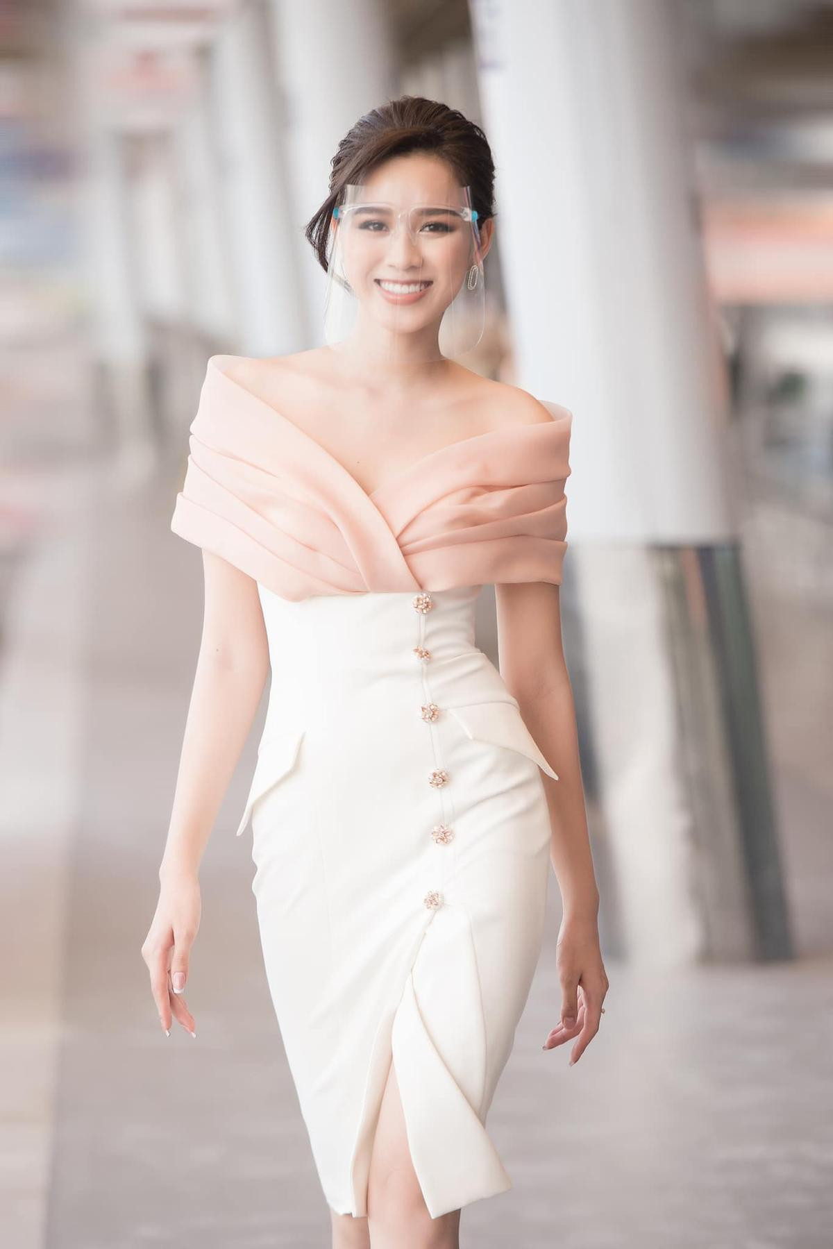 Đỗ Thị Hà xinh tươi với đầm trễ vai, sắc vóc hoàn thiện trước thềm Miss World 2021 Ảnh 3