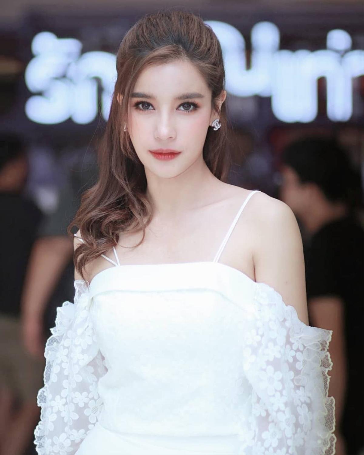 Bella Ranee, Yaya Urassaya và dàn diễn viên Thái Lan vào vai song sinh: Thiện hay ác đều cân được hết Ảnh 6