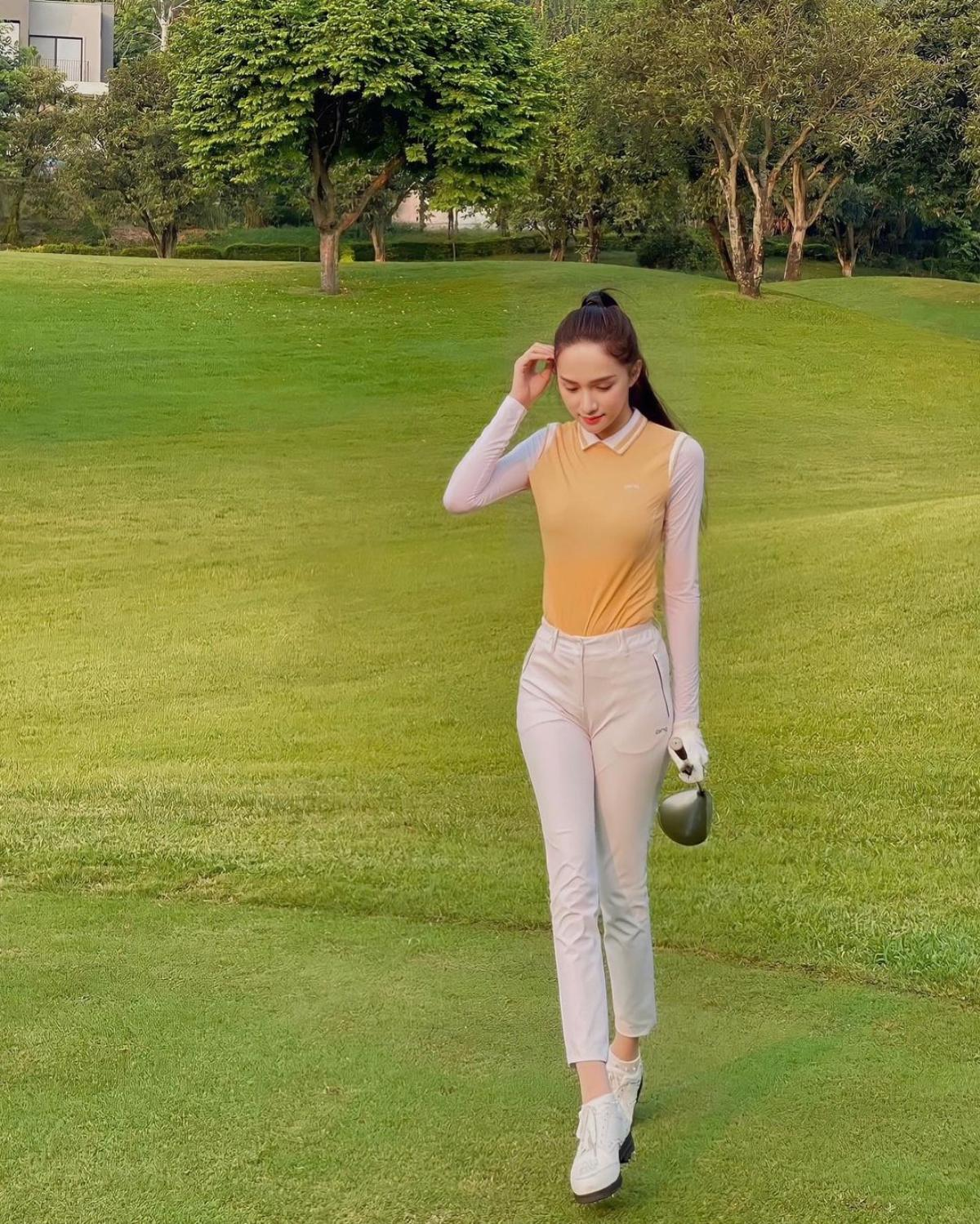 Vừa tái xuất, Hương Giang dồn dập khoe sắc vóc thần thái xinh đẹp, tính làm hoa hậu sân golf hay gì? Ảnh 2