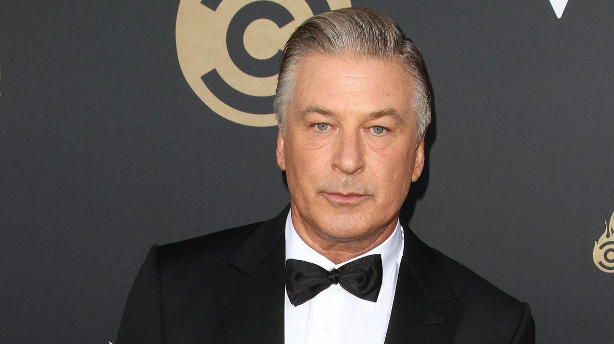 Sự cố đau lòng của Alec Baldwin khiến netizen nhớ lại vụ án mạng tương tự với con trai Lý Tiểu Long Ảnh 3