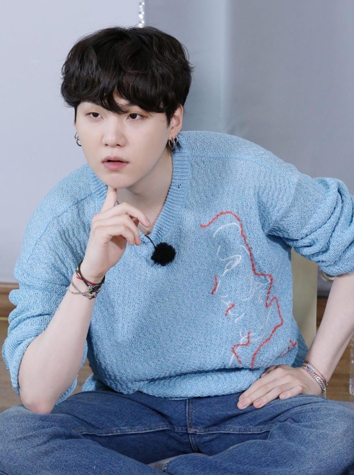 Suga (BTS) bất ngờ bắt trend 'enjoy cái moment' của Chi Pu ngay tại concert online? Ảnh 2