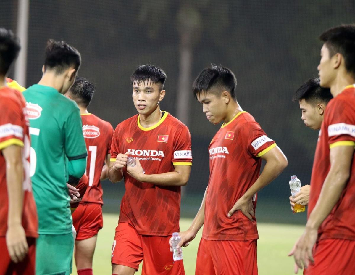 U23 Việt Nam vất vả thắng Đài Loan 1-0: Ông Park nhớ Công Phượng, Quang Hải! Ảnh 1