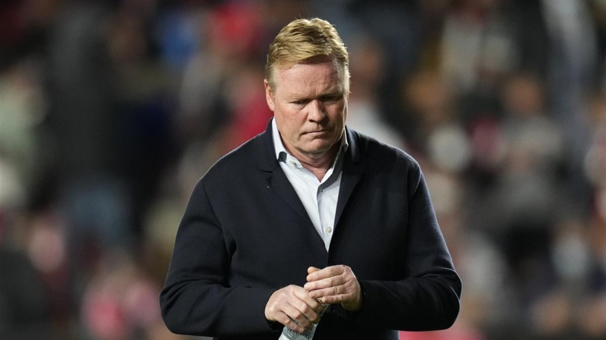 CHÍNH THỨC: Barca sa thải HLV Koeman Ảnh 1