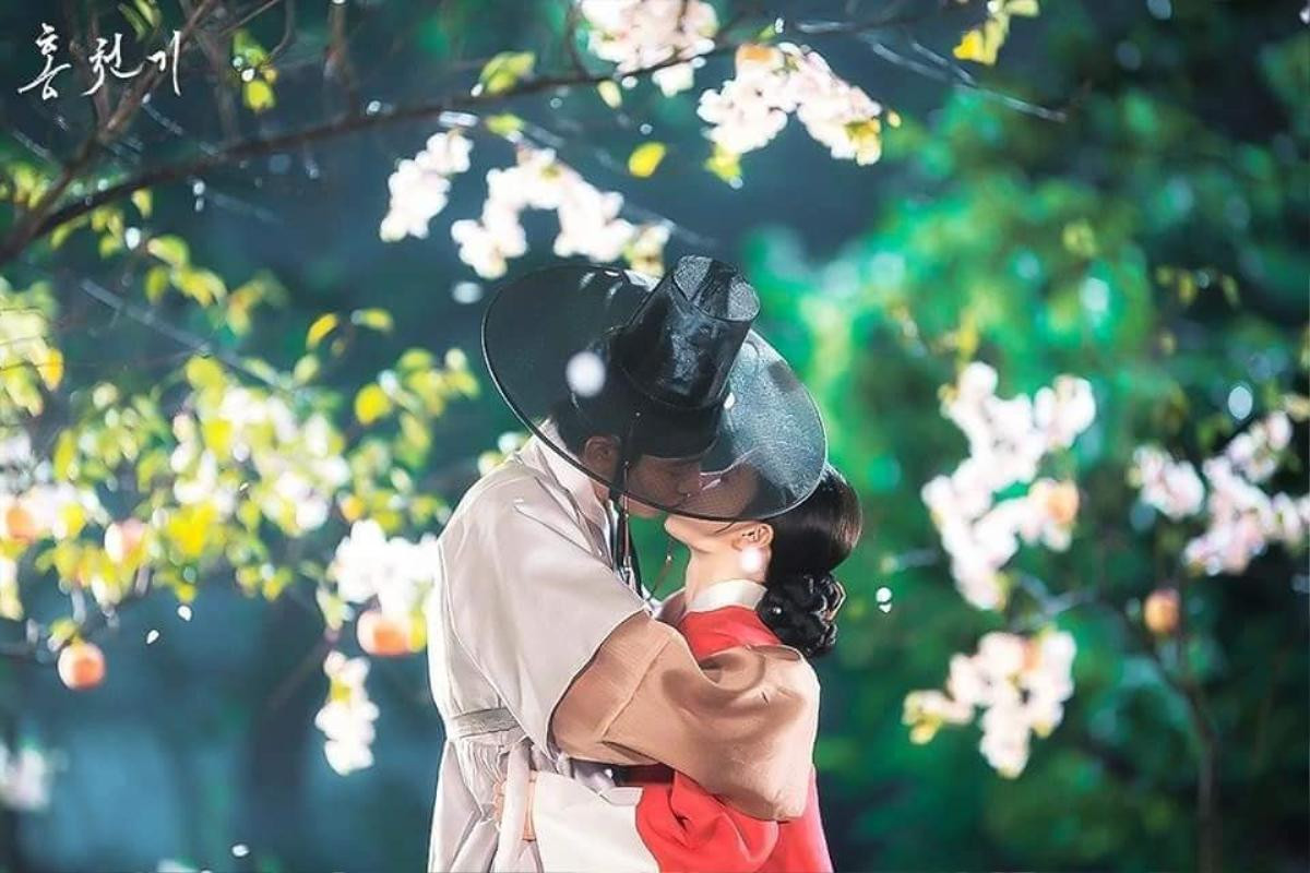 'Lovers of the Red Sky' Tập 16: Mối tình lãng mạn của Kim Yoo Jung và Ahn Hyo Seop kết thúc bằng em bé Ảnh 10