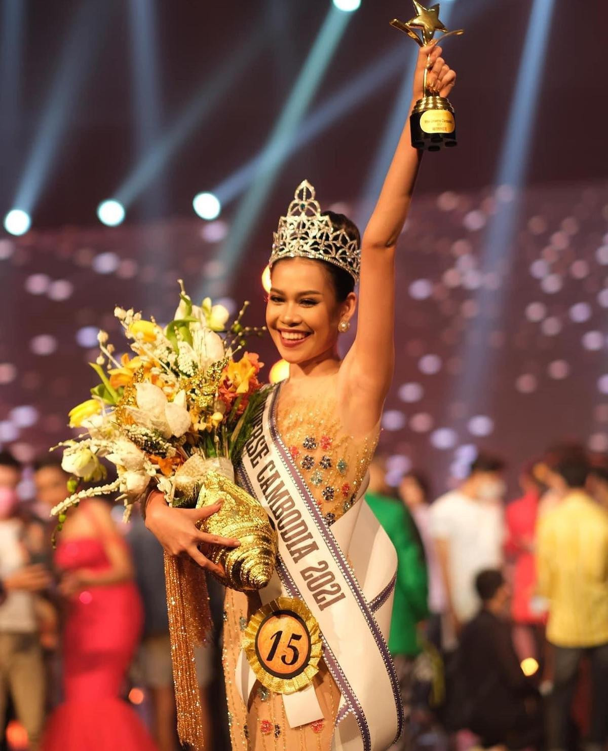 Đối thủ nước bạn láng giềng Campuchia của Kim Duyên tại Miss Universe cao 1m65 Ảnh 1