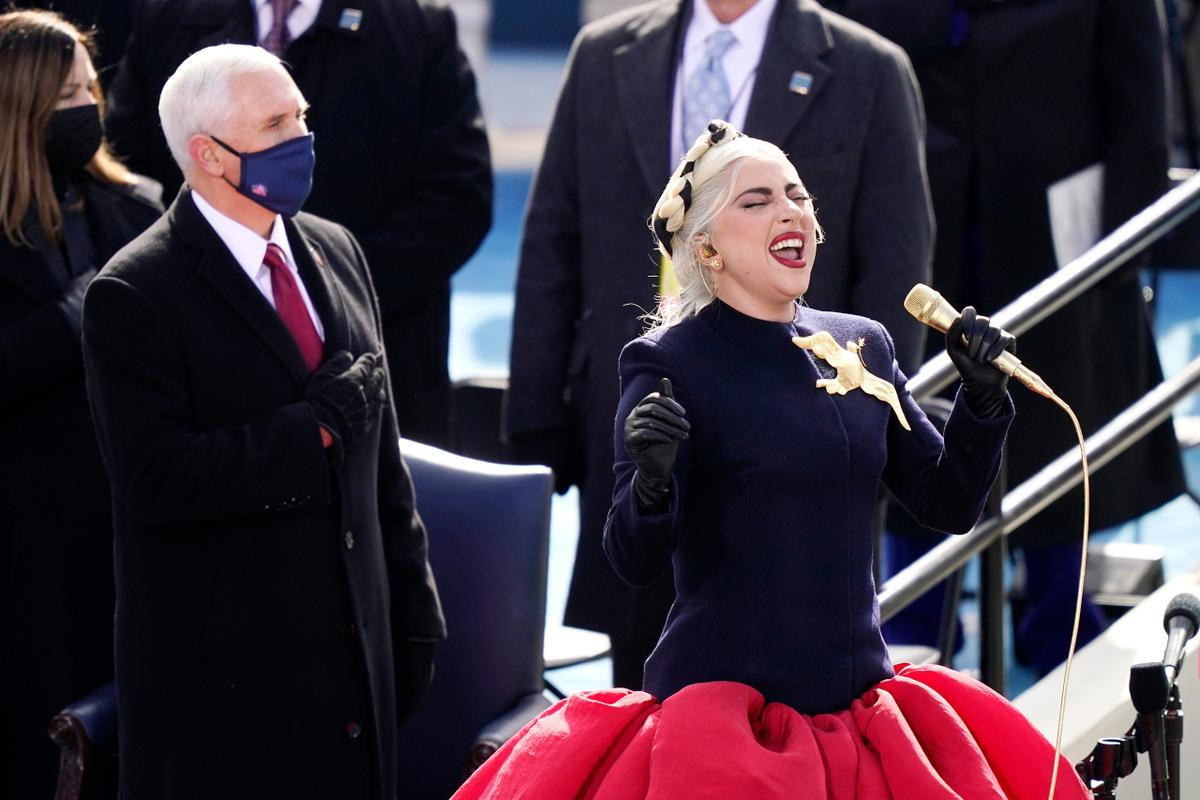 Lady Gaga mặc váy chống đạn khi hát tại lễ nhậm chức của Tổng thống Biden Ảnh 2