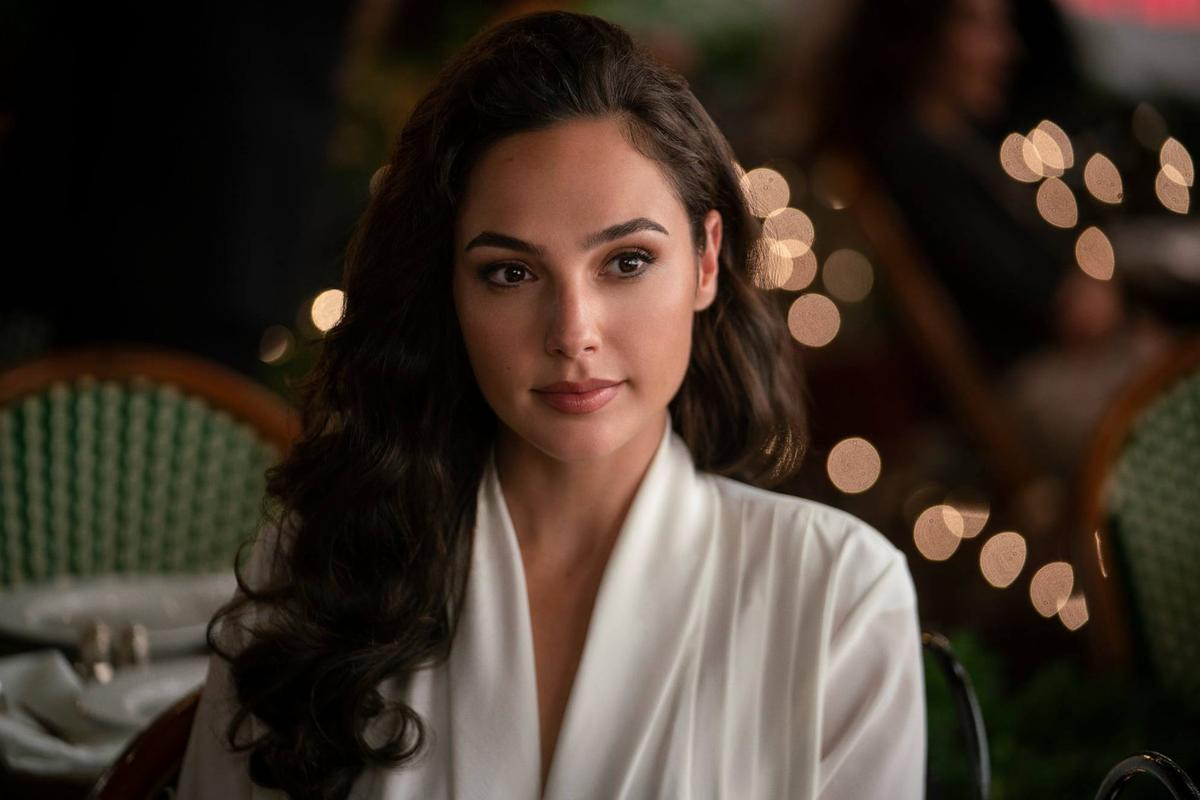 Gal Gadot vào vai Nữ hoàng độc ác trong Live-Action 'Nàng bạch tuyết và bảy chú lùn' của Disney Ảnh 3