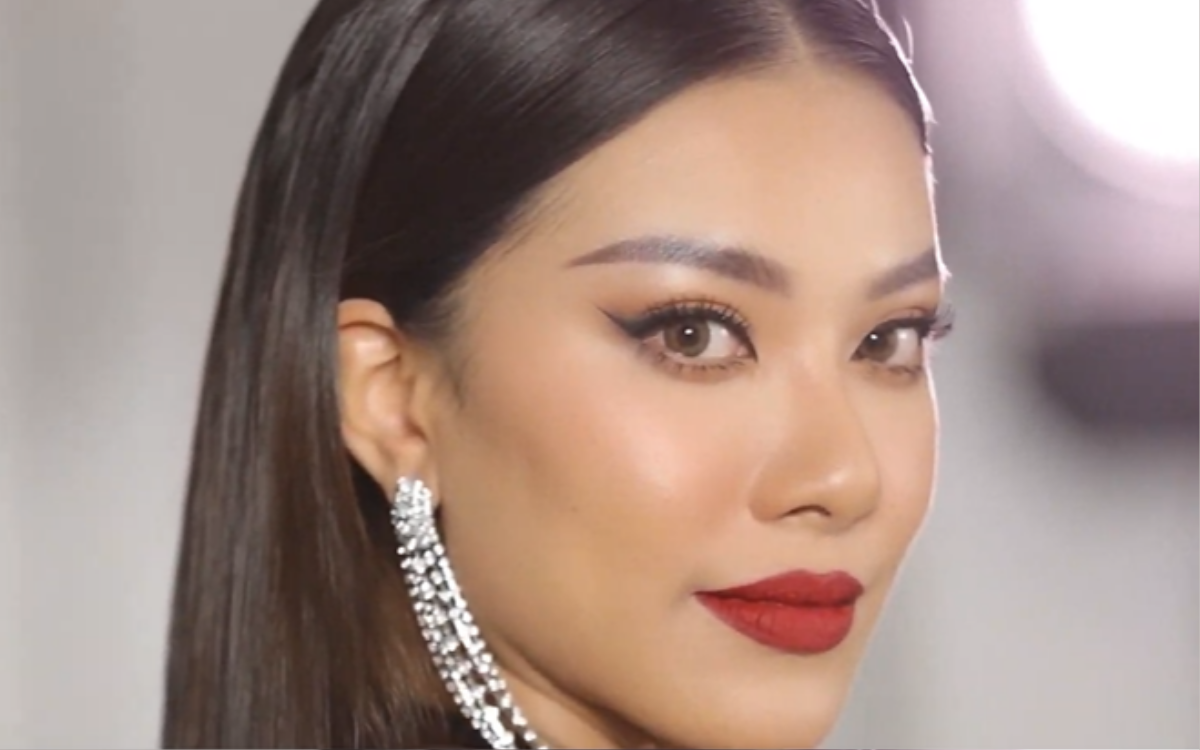 Hé lộ bộ ảnh profile của Kim Duyên gửi đến Miss Universe: Sang trọng, mới lạ và cực kì thu hút Ảnh 2