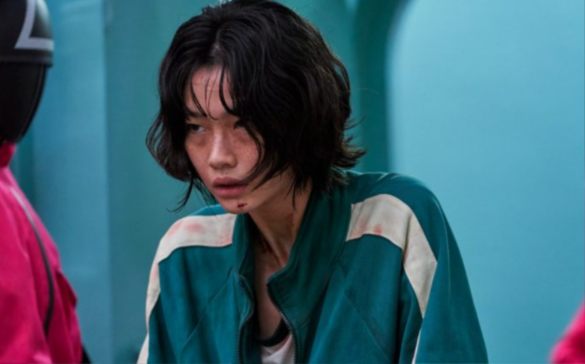 Hội 'cậu ấm cô chiêu' của nhà Netflix: Kim Seon Ho đích thị con cưng, Ho Yeon vụt sáng chỉ sau 1 đêm Ảnh 11