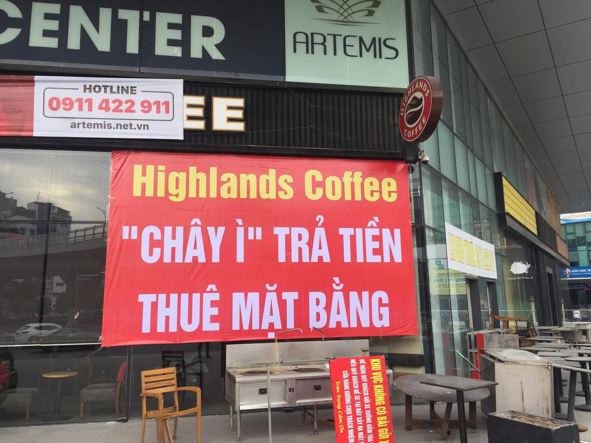 Highlands Coffee bị tố chây ì cả tỷ đồng tiền thuê mặt bằng: Bảo vệ kể giây phút ẩu đả có cả trăm người Ảnh 1