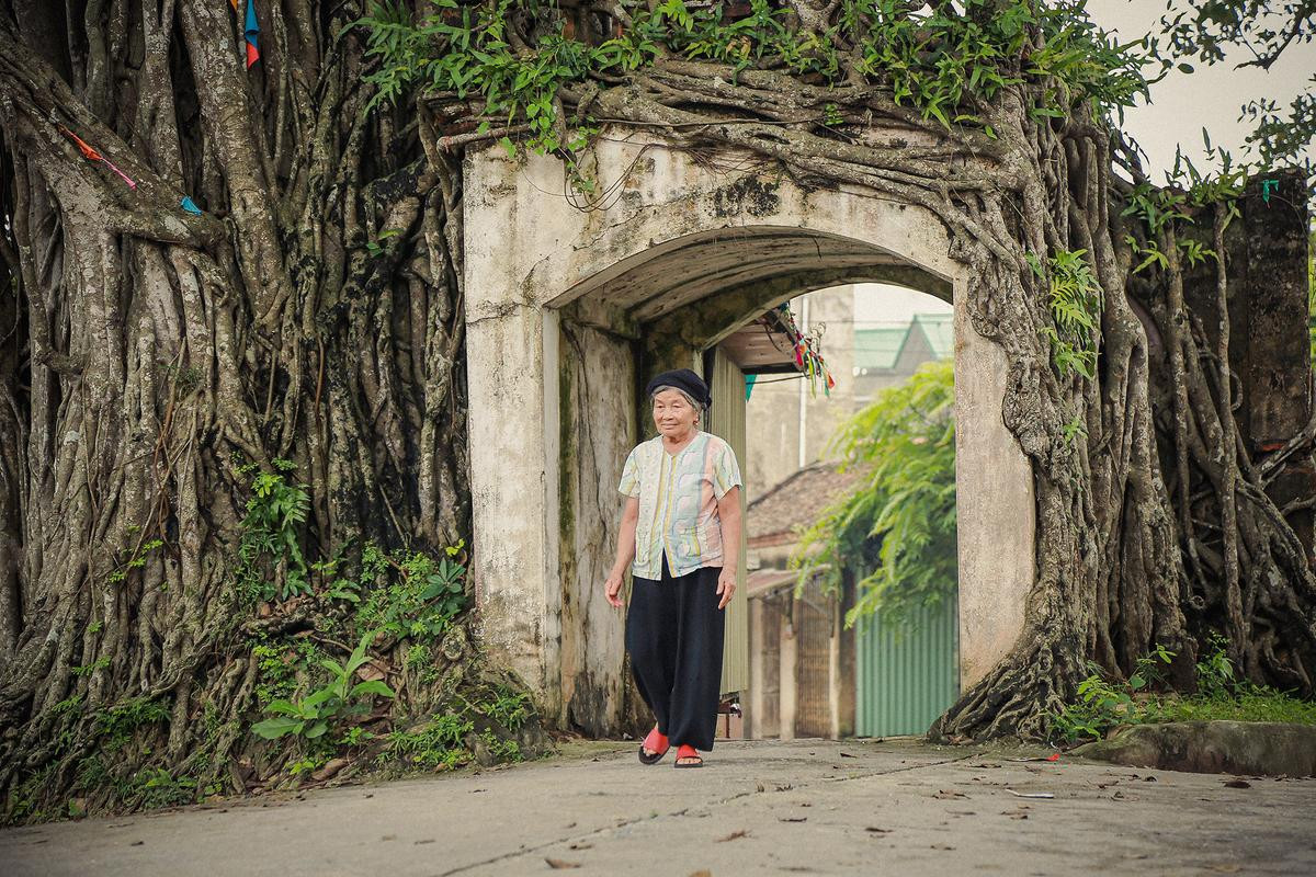 Chiếc cổng làng siêu cổ kính 'độc nhất vô nhị', ai đi xa cũng muốn trở về chốn yên bình giữa lòng Hà Nội Ảnh 2