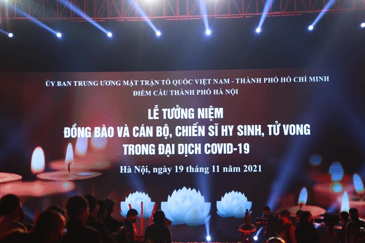 Nghẹn ngào lễ tưởng niệm hơn 23.000 đồng bào mất vì Covid-19: 'Tôi thương tất cả mọi người đã ra đi' Ảnh 1