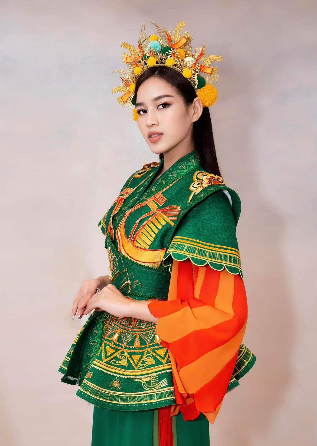 Đỗ Thị Hà liên tục bị nhắc mất tập trung khi tập luyện bài múa Dances of The World Ảnh 2