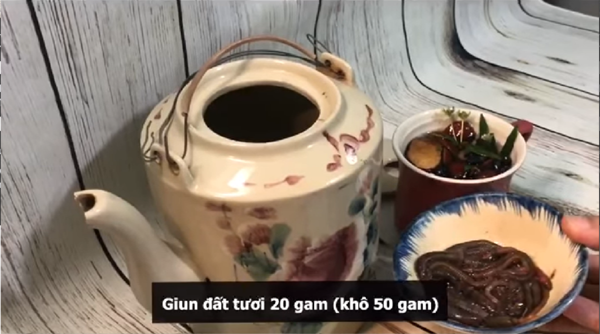 Angela Phương Trinh tiếp tục đăng video 'nấu trà giun đất' dù đã bị phạt 7,5 triệu đồng Ảnh 1