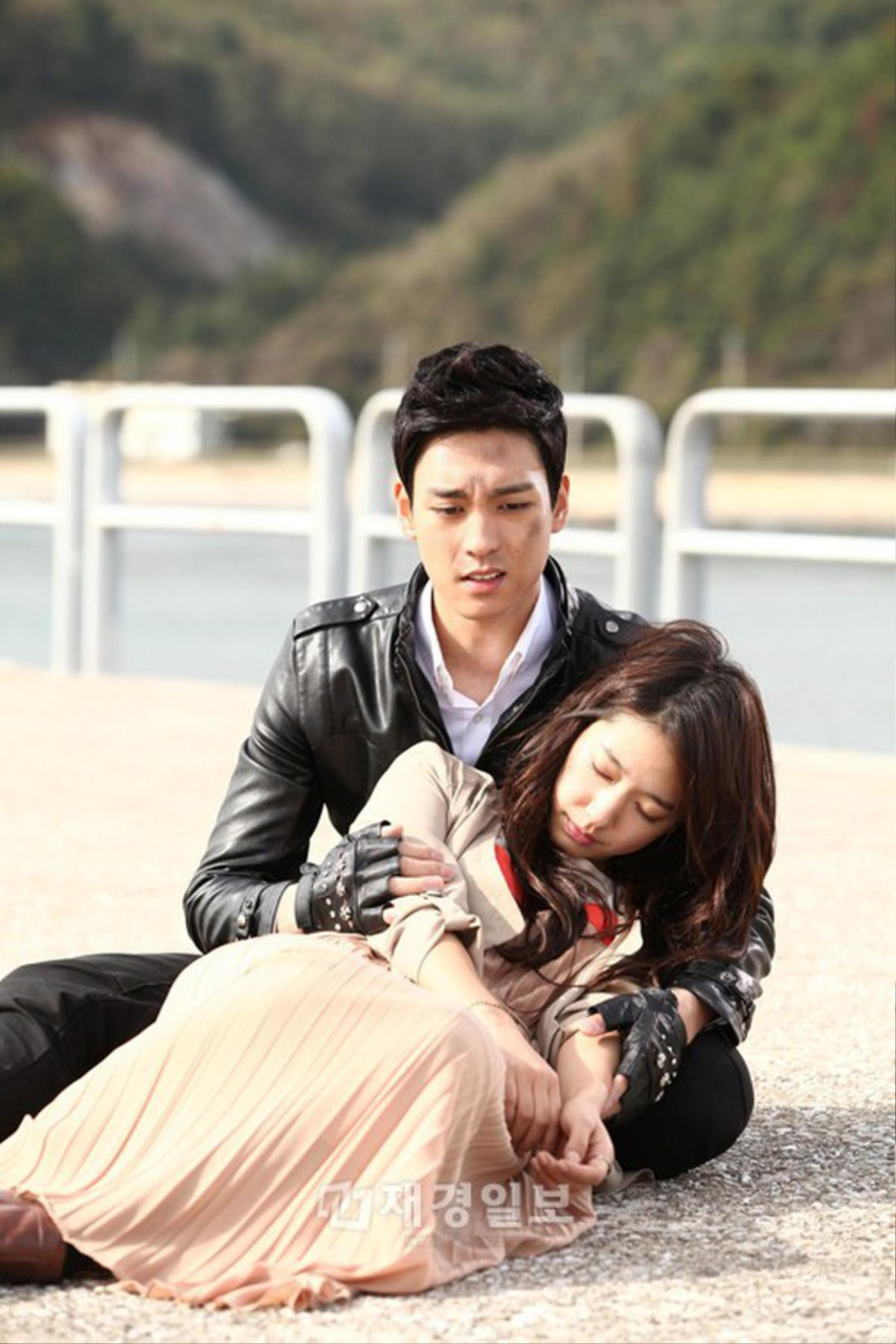 Chuyện tình đẹp như cổ tích của Park Shin Hye - Choi Tae Joon: Từ mối quan hệ friendzone về chung một nhà Ảnh 9