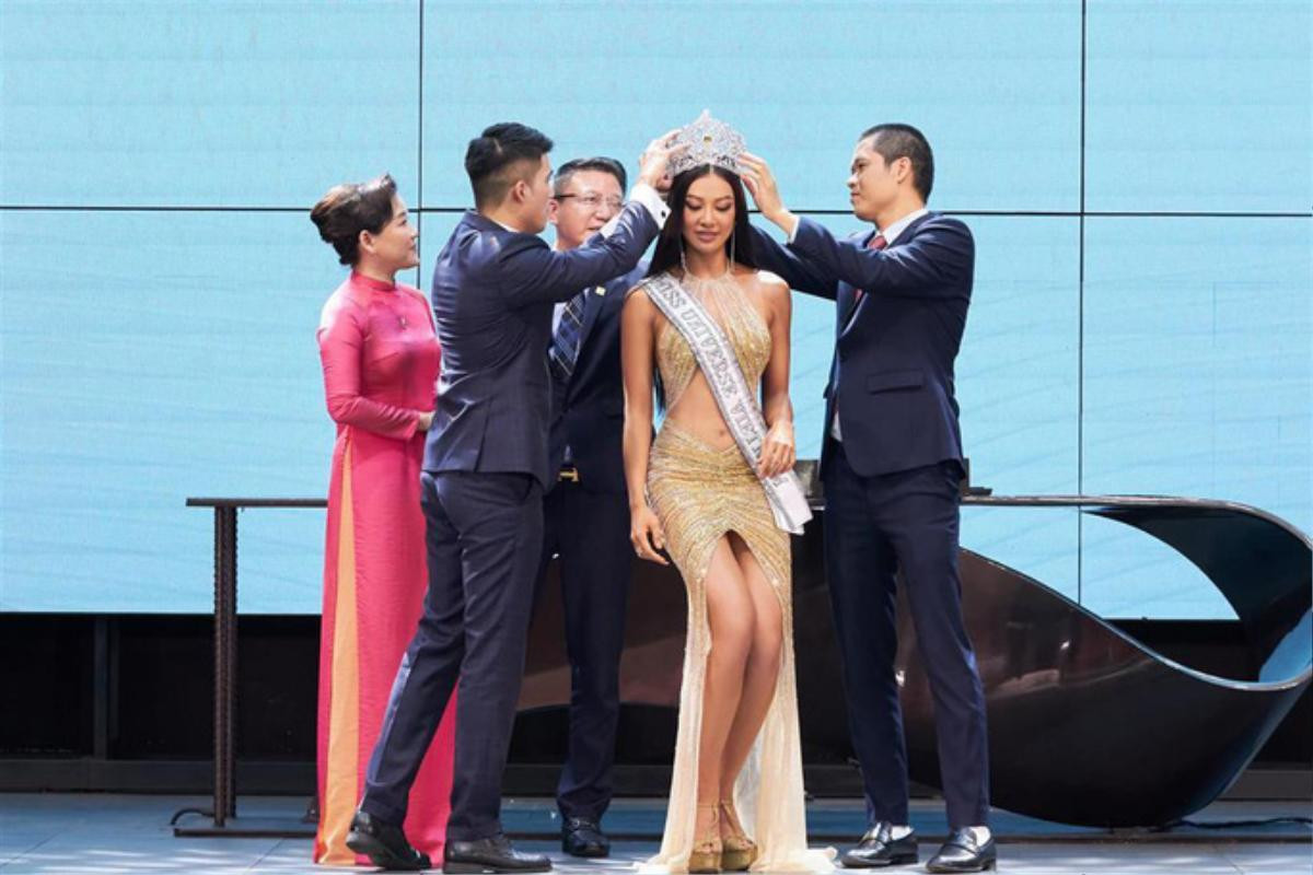 Vương miện lộng lẫy của Miss Universe Việt Nam, thiết kế nào chạm đến tim bạn? Ảnh 11