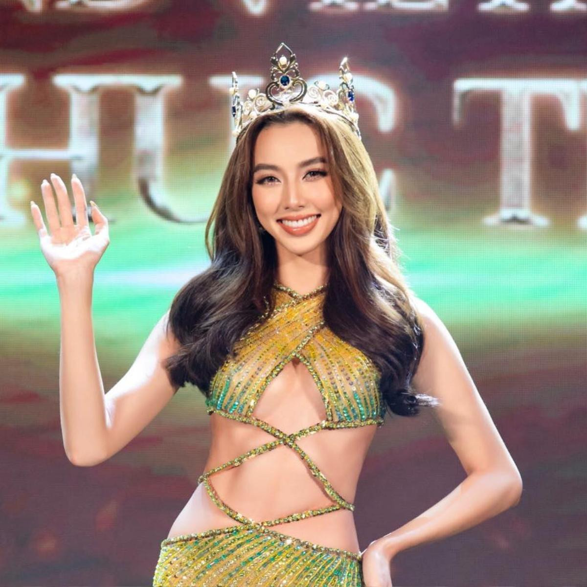 Thùy Tiên công bố chiếc đầm dạ hội Bán kết Miss Grand, tuy ấn tượng nhưng lại không được lòng fan Ảnh 9