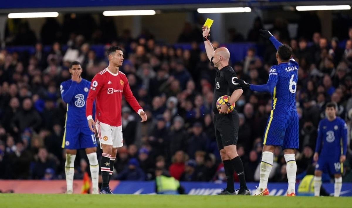 Ronaldo đi thẳng vào đường hầm sau trận MU hòa Chelsea Ảnh 2