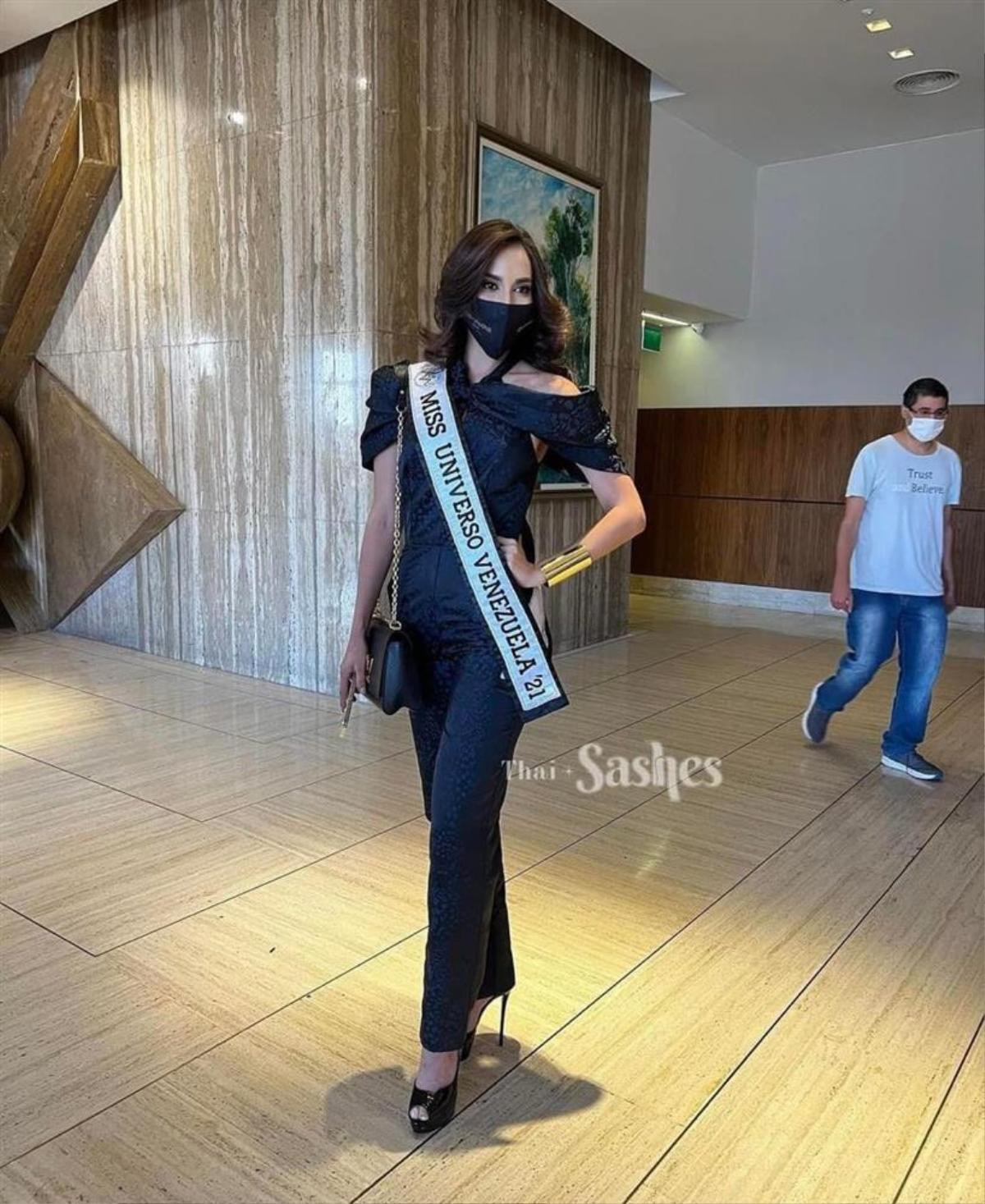 Thí sinh Miss Universe bị dìm hàng 'đau đớn' qua ống kính nước ngoài, cao 1m7 - 1m8 mà như 1m5 Ảnh 10