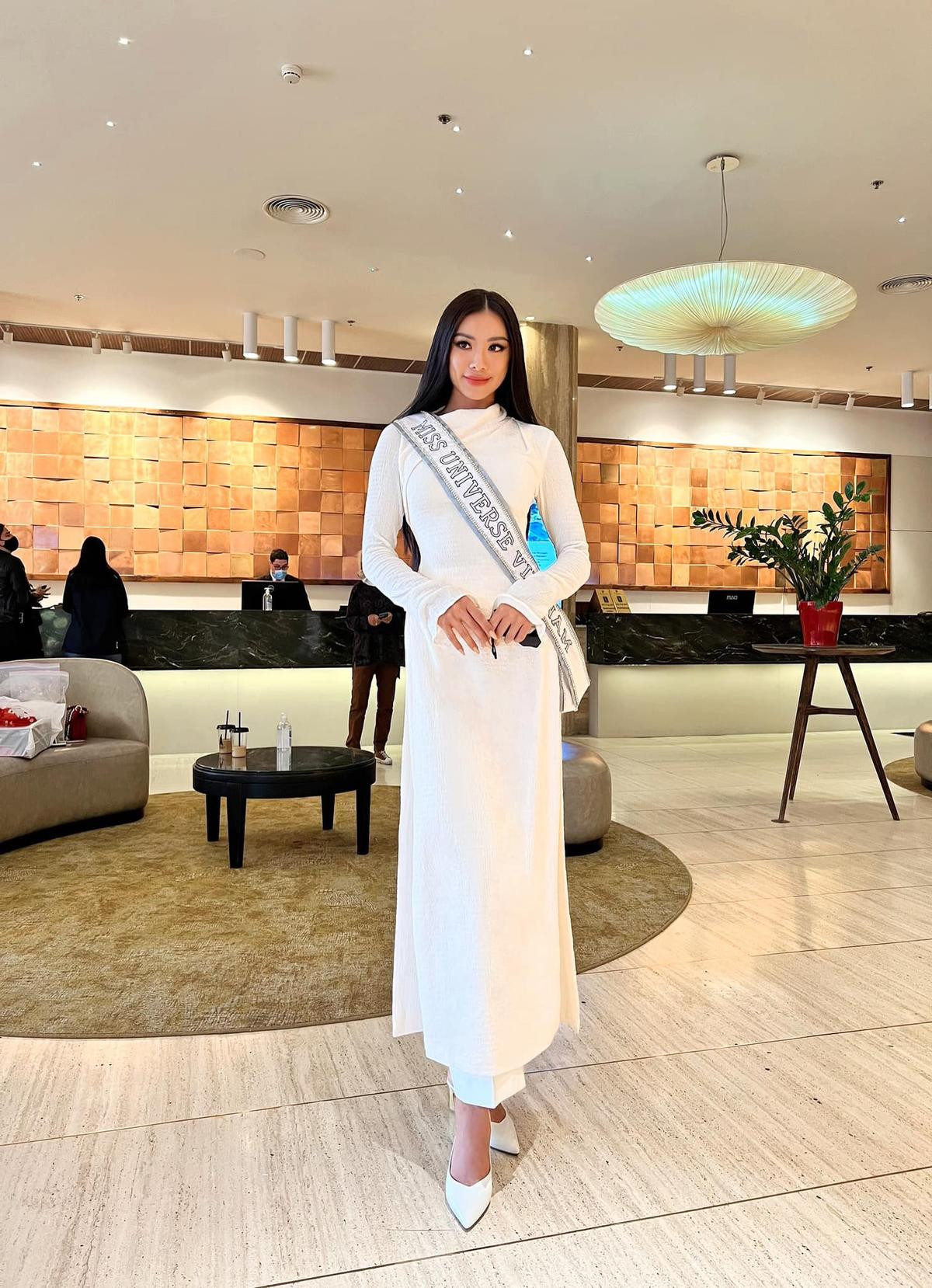 Diện áo dài tại Israel, Kim Duyên ghi điểm tuyệt đối với fan Miss Universe: Nền nã rất Việt Nam Ảnh 3