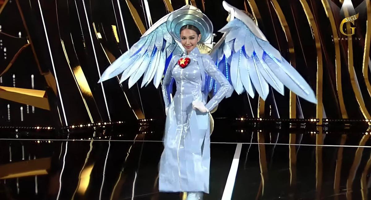 Fan Thái vây quanh Thùy Tiên sau đêm National Costume, cựu Miss Grand Thailand cũng không ngoại lệ Ảnh 6