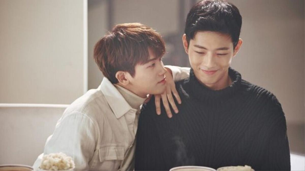 Rần rần với 5 đôi mỹ nam đẹp đôi nhất trên màn ảnh Hàn: Gong Yoo - Lee Chang Wook 'tình bể bình' Ảnh 10