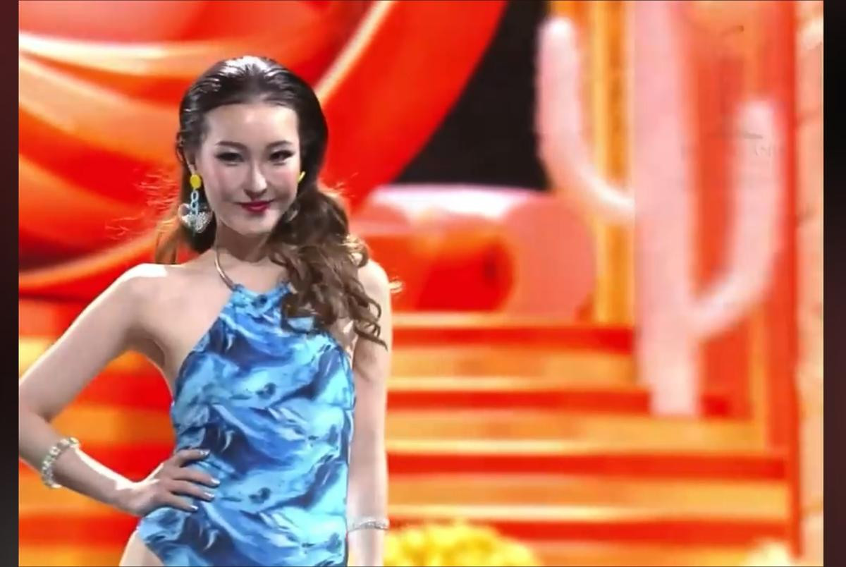 Không còn 'tấu hài', Miss Grand Hong Kong sang chảnh tuyệt đối đêm Bán kết, skill xoay thần sầu Ảnh 9