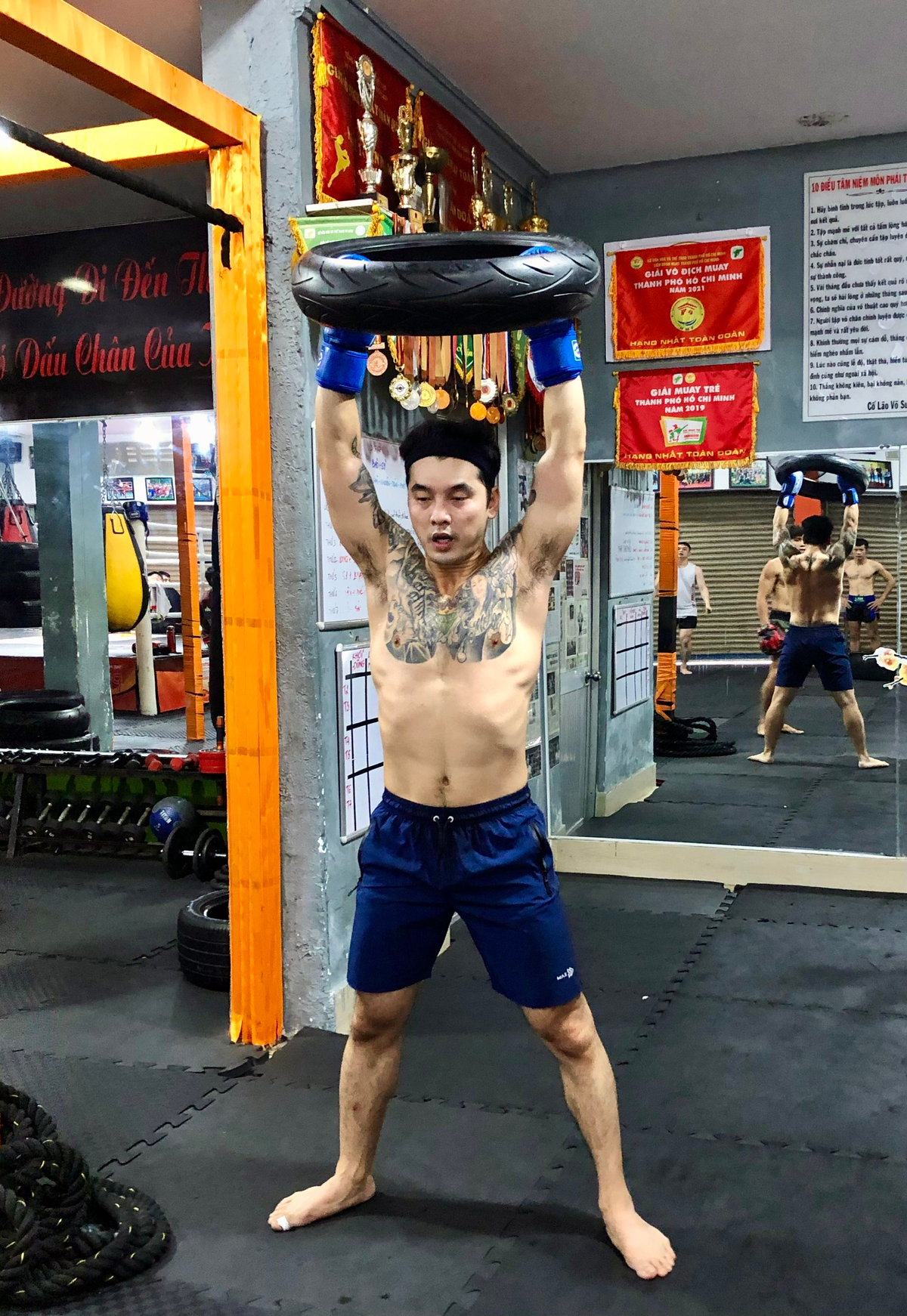 Tập luyện boxing quá hăng say, Ưng Hoàng Phúc gặp chấn thương Ảnh 3