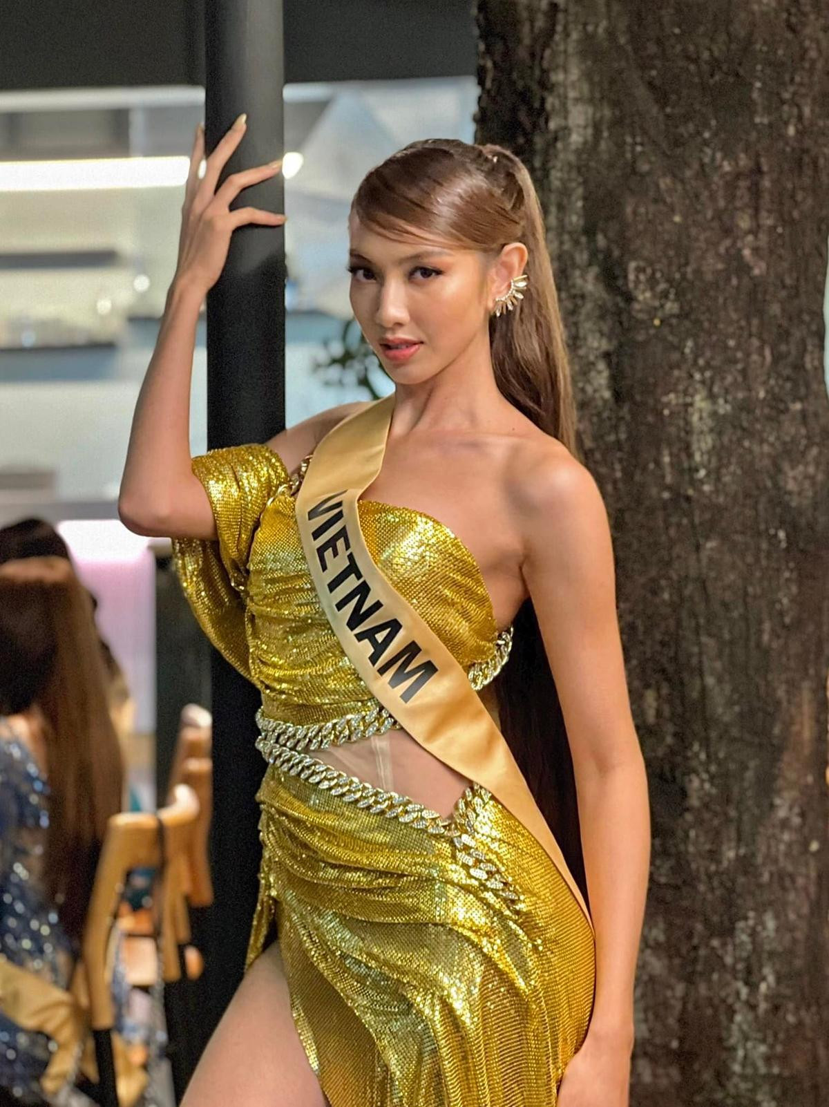 'Nữ hoàng cut-out' Miss Grand 2021 Thùy Tiên: Đầu tư kỹ lưỡng, chiến thuật bài bản để đạt đỉnh vinh quang Ảnh 10