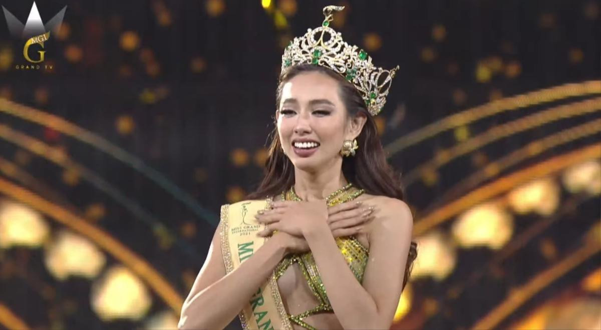 Minh Tú bật khóc khi Thùy Tiên đăng quang Miss Grand 2021, nghẹn ngào vì đàn em từng bị 'chơi xấu' Ảnh 1