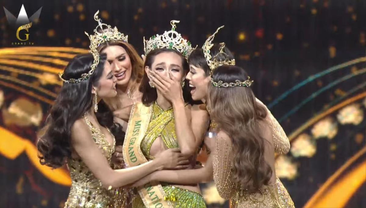 Minh Tú bật khóc khi Thùy Tiên đăng quang Miss Grand 2021, nghẹn ngào vì đàn em từng bị 'chơi xấu' Ảnh 2