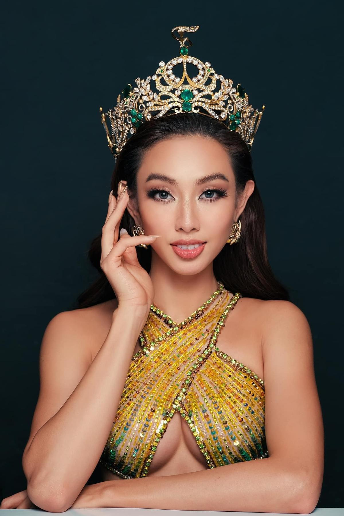 Lộ diện bức hình đầu tiên với cương vị Miss Grand của Thủy Tiên, bận rộn vẫn đẹp mê hồn Ảnh 5