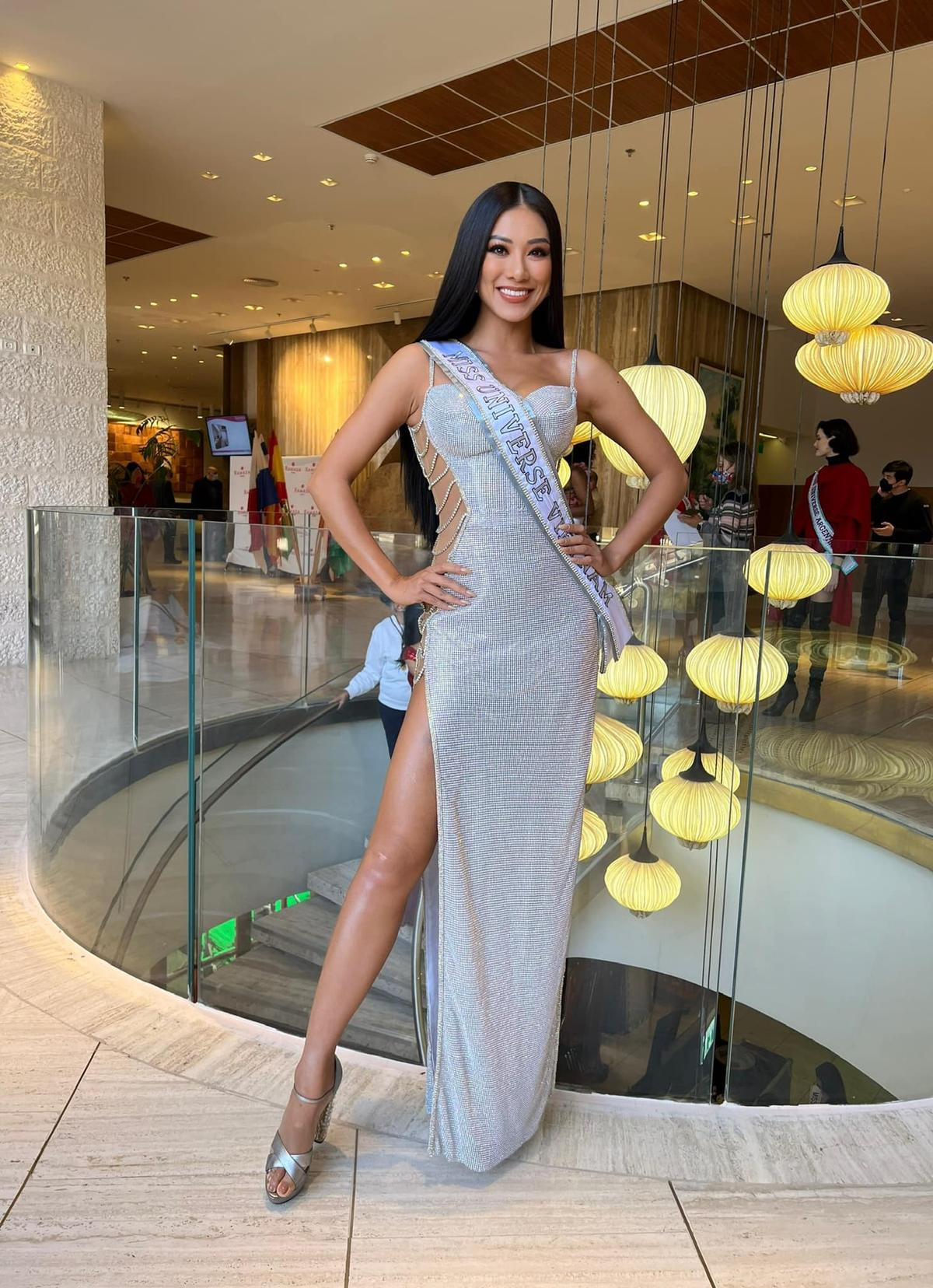 Body nóng bỏng, Kim Duyên mang toàn váy áo quyến rũ đến Miss Universe, liệu có là Miss Cut-out thứ 2? Ảnh 3