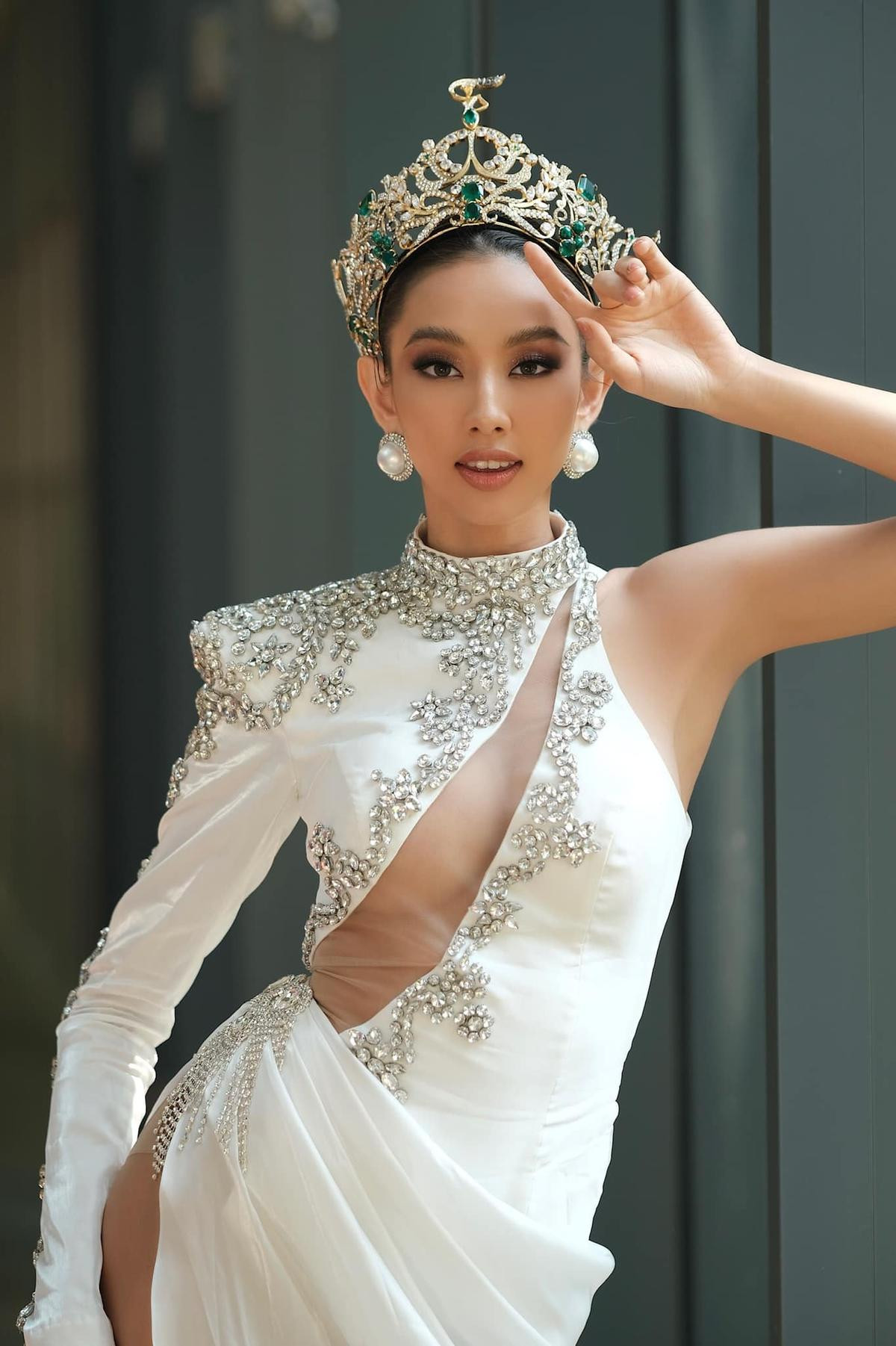 Tái hiện màn hô tên kéo dài, Miss Grand Thuỳ Tiên gây ấn tượng với chất giọng như 'luyện thanh The Voice' Ảnh 1