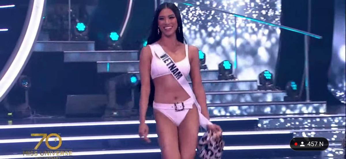 Kim Duyên khoe đường cong bốc lửa, 'đốt cháy' sân khấu Bán kết Miss Universe 2021 Ảnh 10