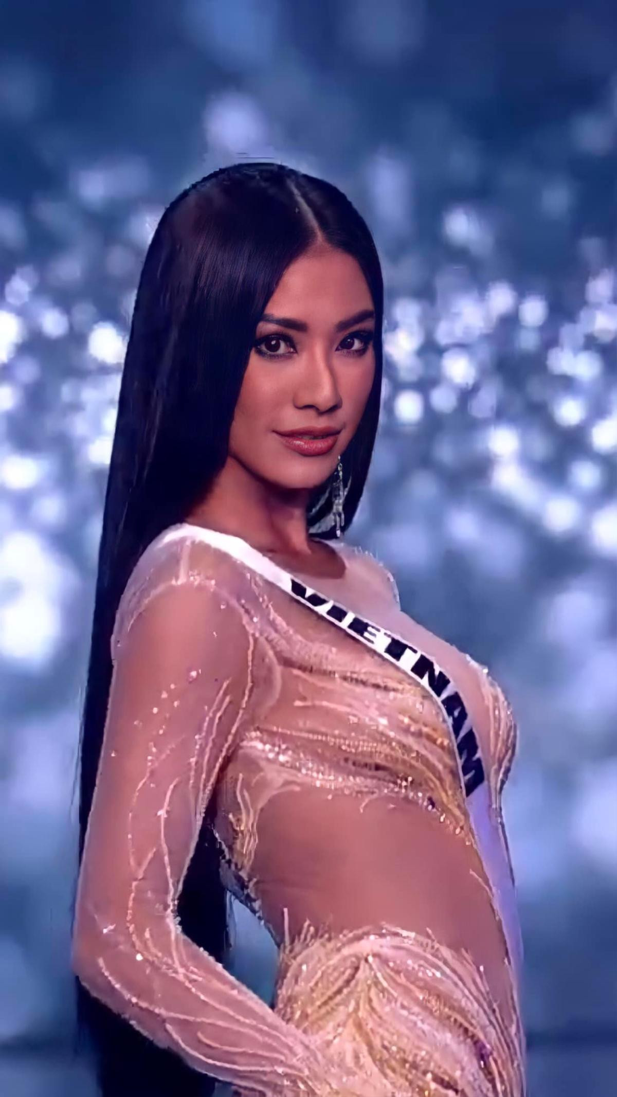 Á hậu 2 Miss Universe 2018 mê tít Kim Duyên sau đêm bán kết: 'Cô bé đô con' đã có truyền nhân Ảnh 2