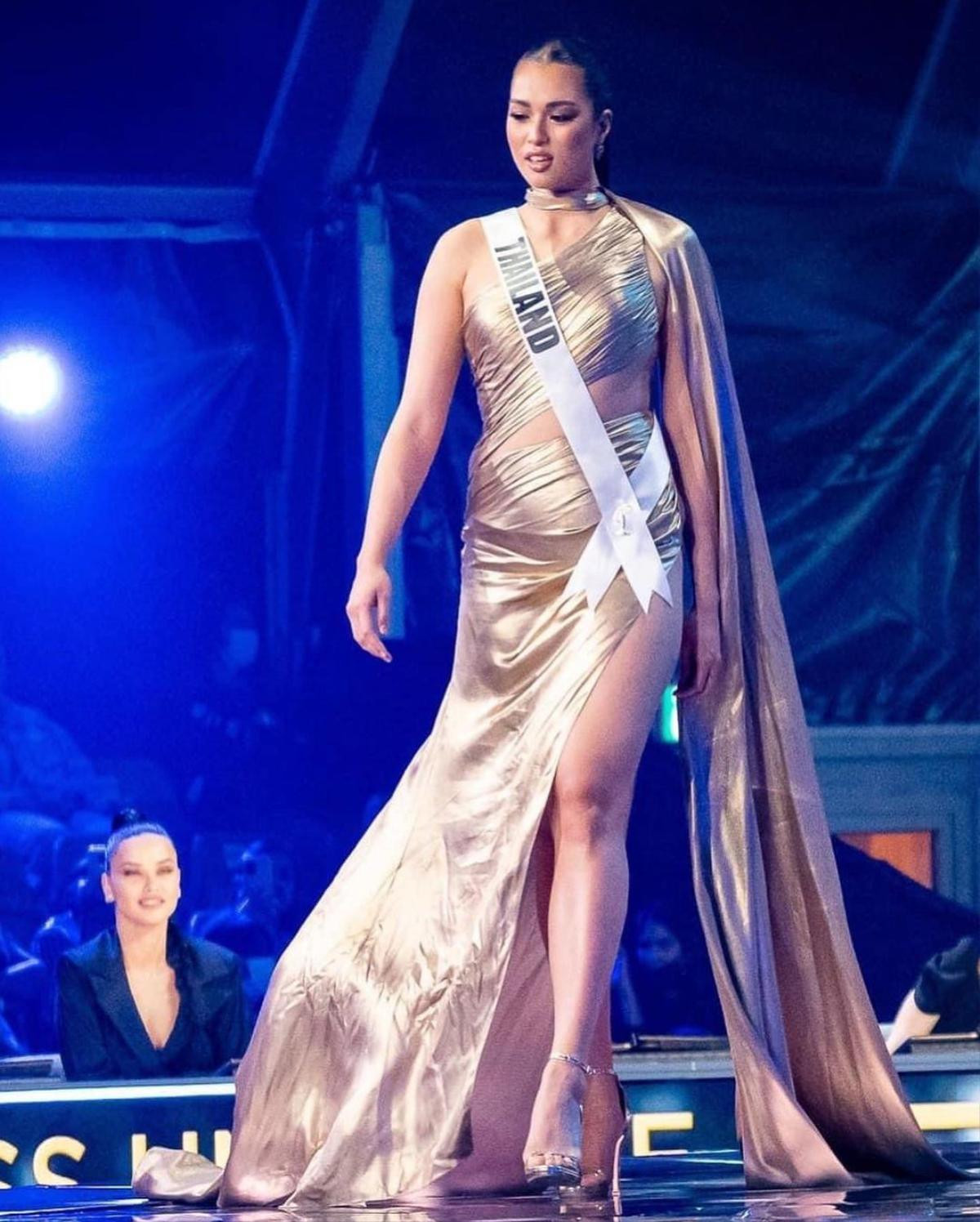 Miss Universe Thái Lan bị chính fan quê nhà chê dữ dội vì hình thể mập mạp, catwalk vô hồn sau Bán kết Ảnh 9