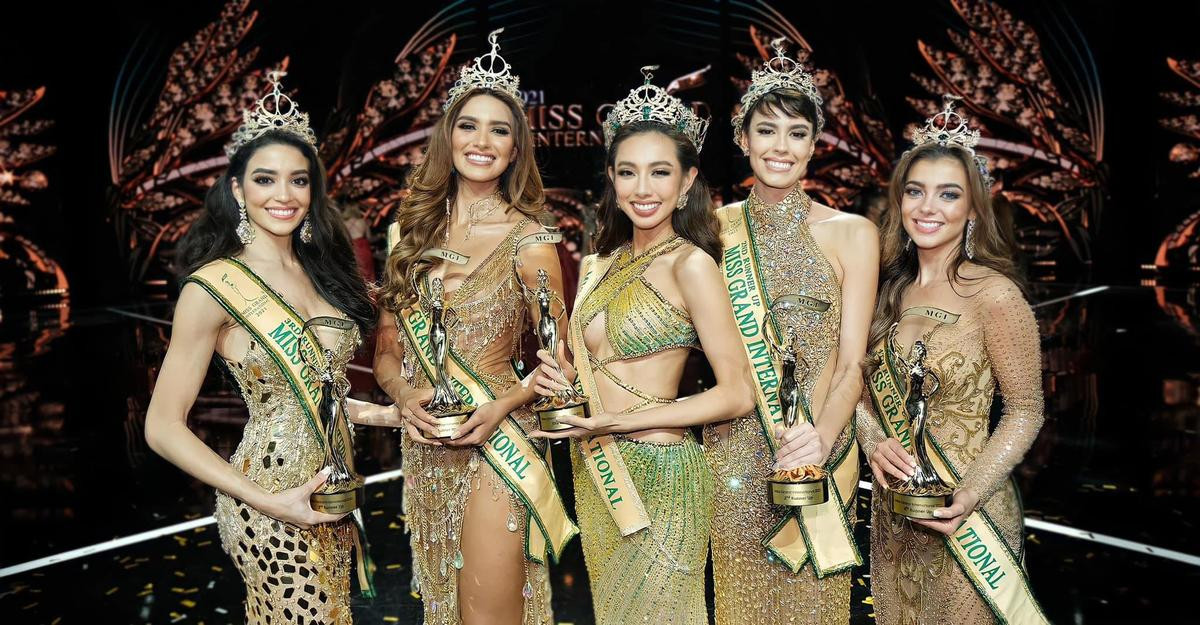 Từ Thái Lan, Miss Grand Thùy Tiên đăng hình chúc mừng tuyển Việt Nam vùi dập Malaysia Ảnh 2